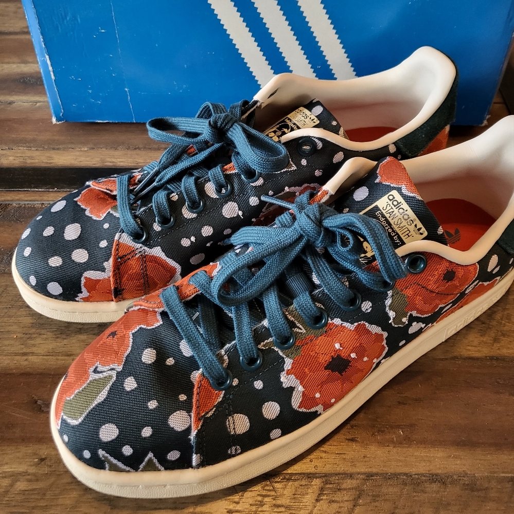 Adidas Stan Smith women's size 9